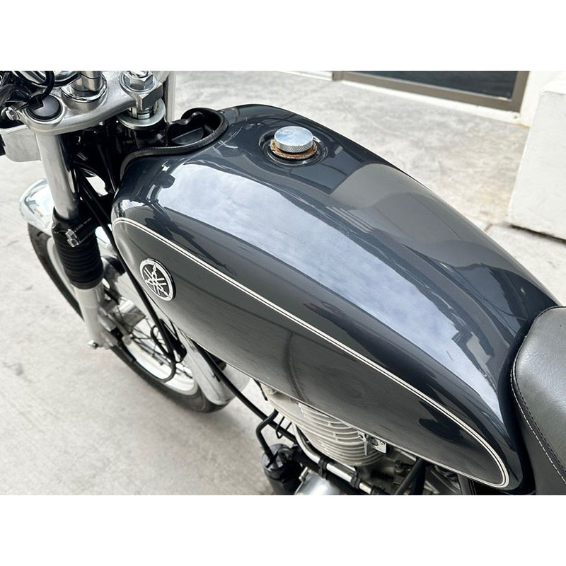 Used 2015 Yamaha SR400 Motorcycle - Image 9